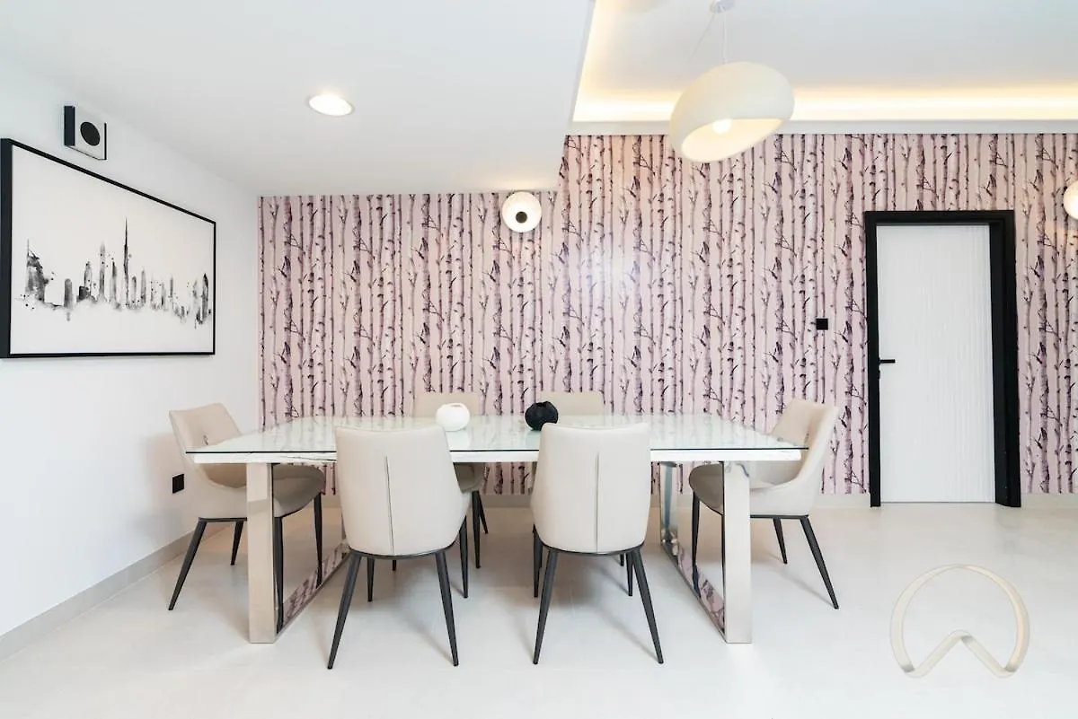 Upgraded 2Br In La Riviera Marina - Close To Beach Dubai
